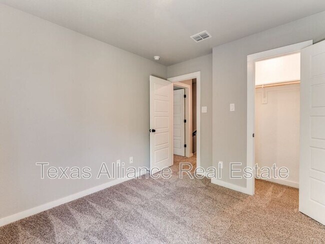 Building Photo - 3638 Frazier Ct
