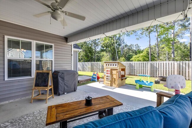 Building Photo - Move in Special!!! $500 off first months r...