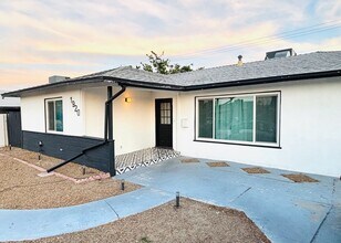 Building Photo - Huntridge Home – Single Story – Solar Panels - Great for Dogs