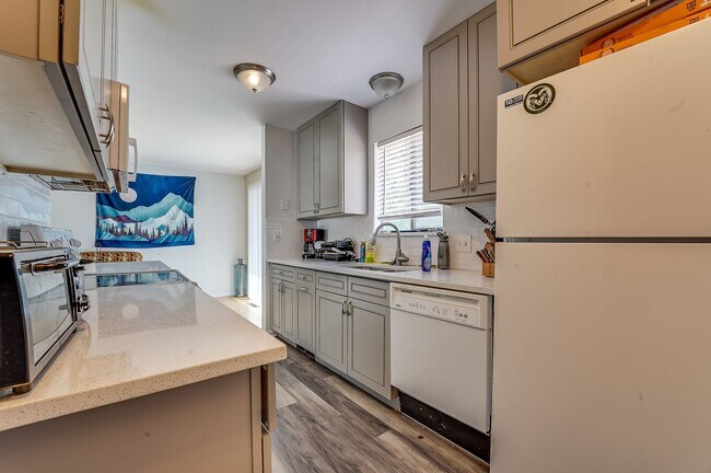 Building Photo - Lovely 4 Bed 2 Bath Ranch-Style House in Fort Collins!