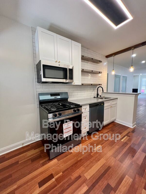 Building Photo - 43 E Collom St