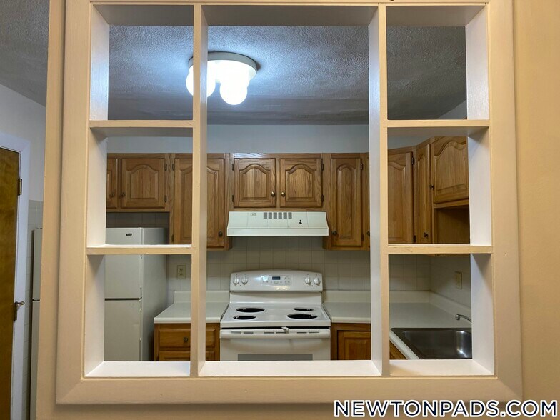 Building Photo - 276 Grove St