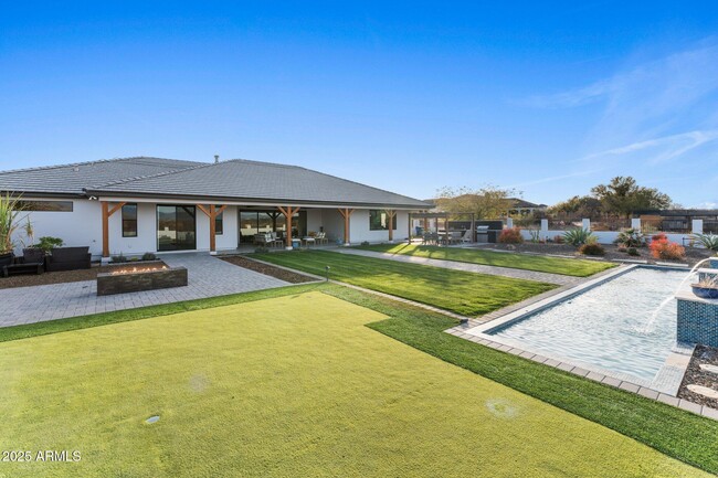 Building Photo - 2500 Lupine Ln