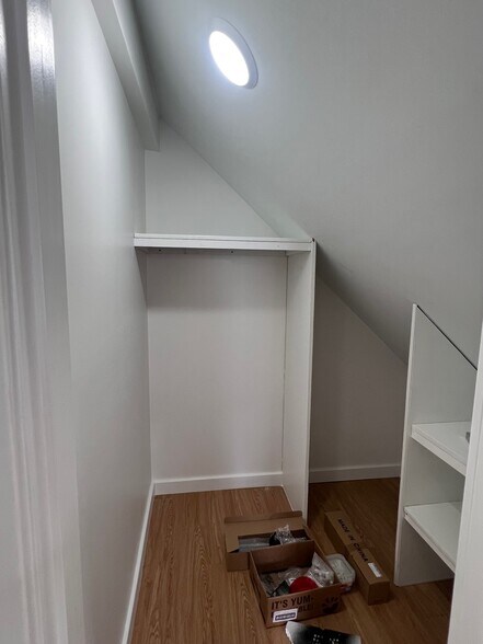 bed 1 closet - 206 S Chestnut St