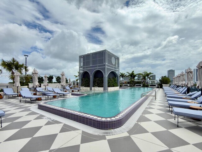 Building Photo - 2700 NW 2nd Ave