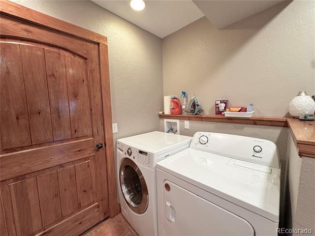 Building Photo - 4760 Lariat Dr