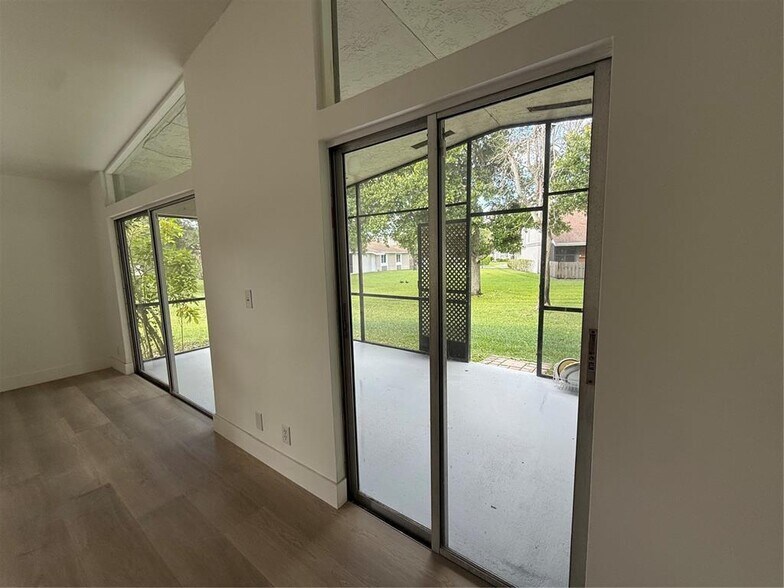 Building Photo - 15749 Woodgate Ct