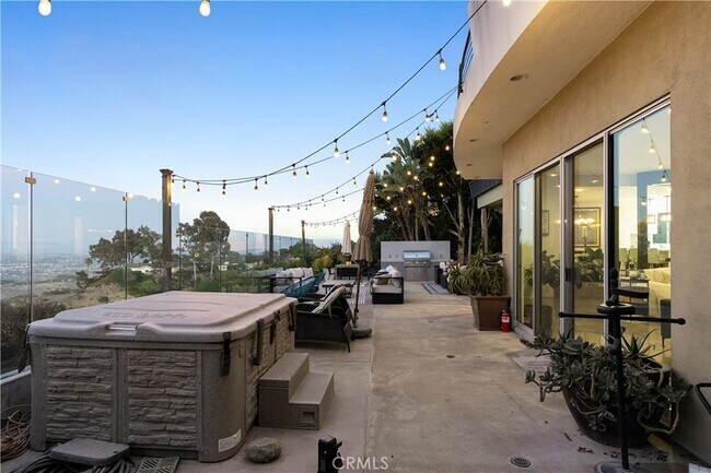 Building Photo - 3230 Tyrol Dr