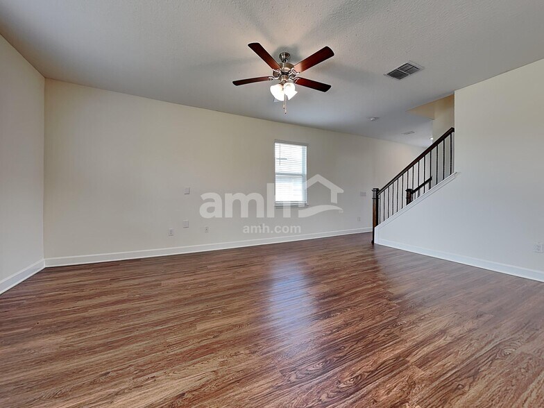Building Photo - 1045 Island Pond Dr