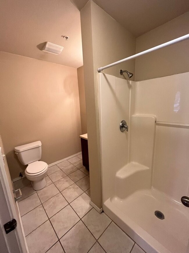 Building Photo - 2 bedroom 2 bath apartment at Clifton Heights Apartments