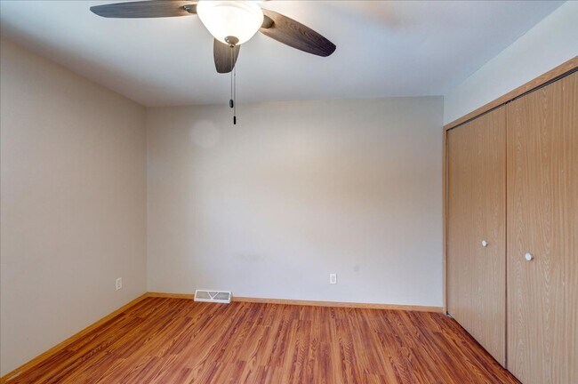 Building Photo - 1309-1311 Prairie Rd