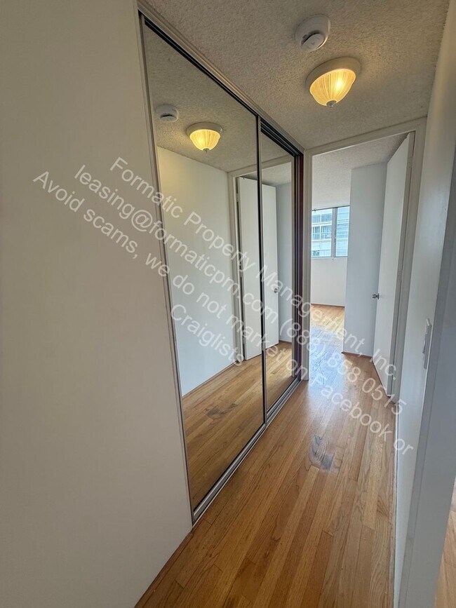Building Photo - Pet-Friendly 2-Bedroom (or 1 Bedroom + Home Office) Apartment with In-Unit Laundry, Pool & Covere...