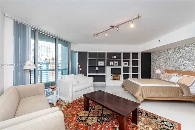 Building Photo - 475 Brickell Ave