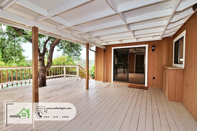 Building Photo - 3345 Golden Heights Dr