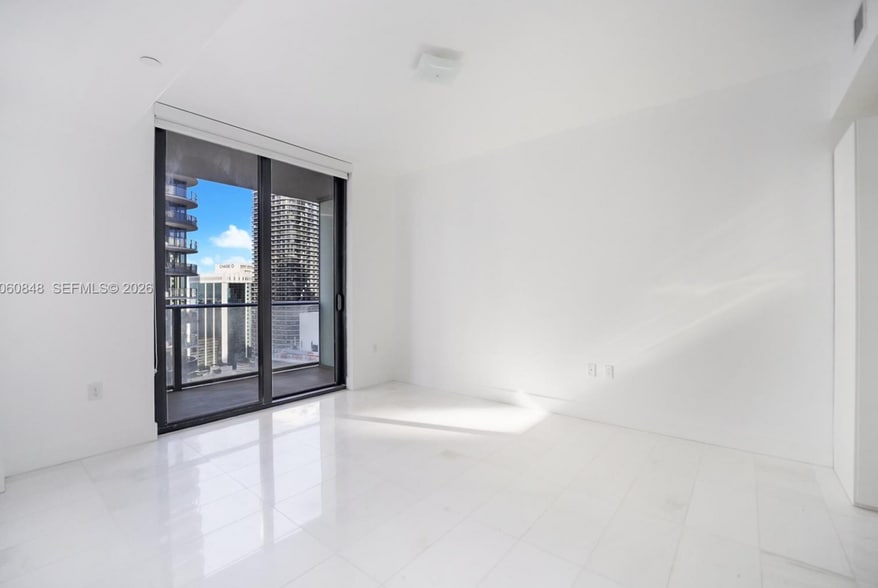 Building Photo - 1010 Brickell Ave
