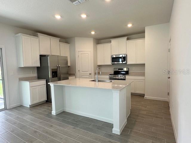 Building Photo - 4012 NE 30th Ter