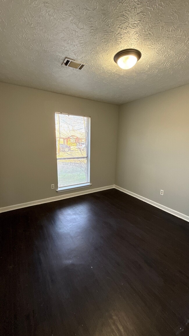 Building Photo - 3002 Dobbs Cir