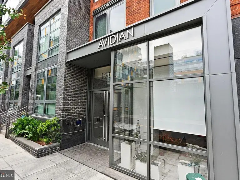 Building Photo - 1211 Van St SE