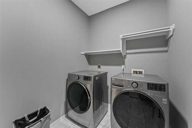Building Photo - 10522 Badger Canyon Dr