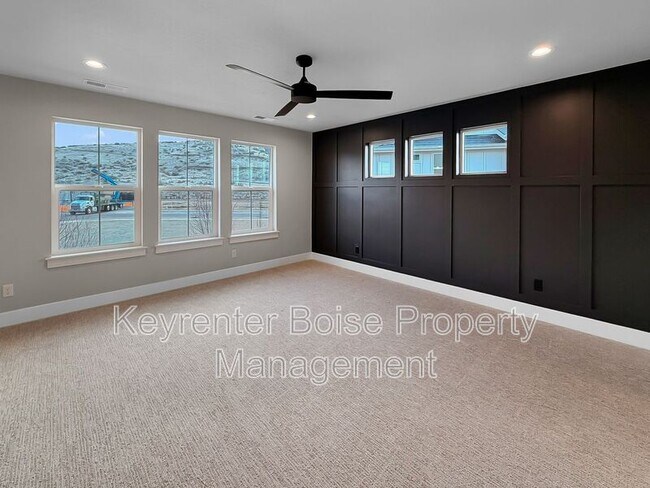 Building Photo - 6234 N Holly Spgs Ln