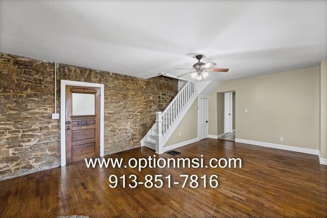 Building Photo - 15 Minutes out side Lawrence - MOVE IN READY!