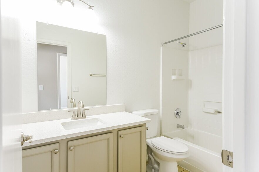 Building Photo - 4536 W Cottontail Rd