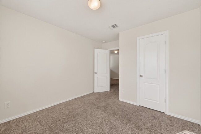 Building Photo - 5116 Dartmoor Ridge Trail