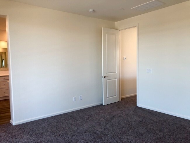 Building Photo - Long Term - Spacious 4 Bedroom Home @ Terra Lago in Indio!