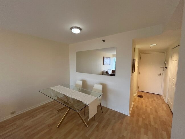 Building Photo - 170 Tremont St