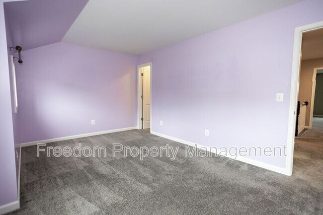 Building Photo - 2425 Morgans Point Dr