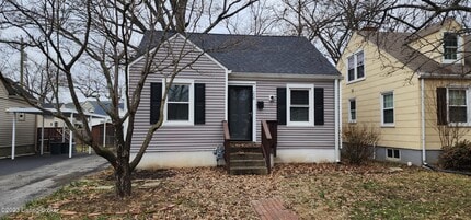 Building Photo - 208 Colonial Dr