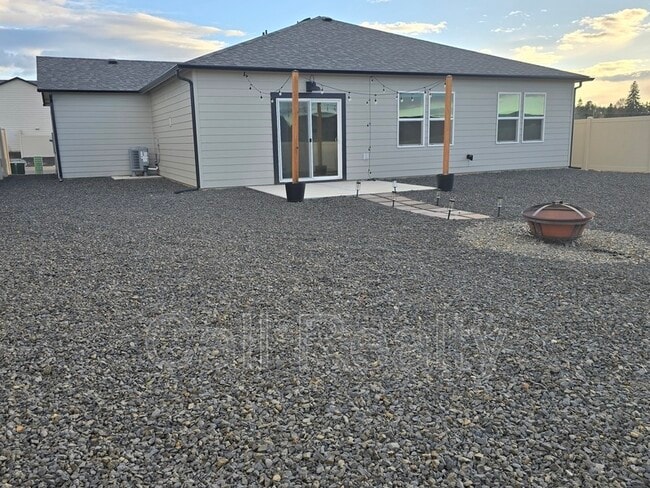 Building Photo - 10526 Duckhook Rd