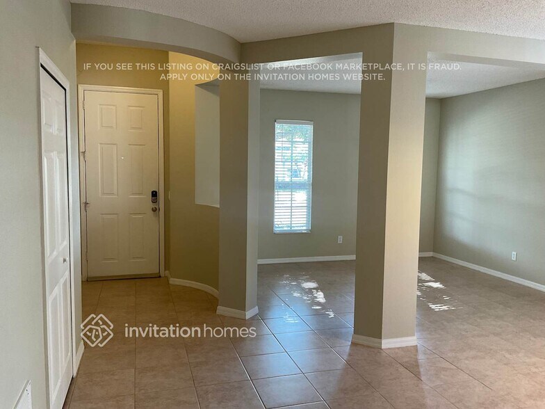 Building Photo - 632 Cressa Cir