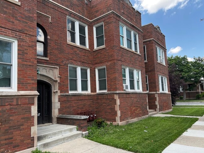 Building Photo - 10500 S Wabash Ave
