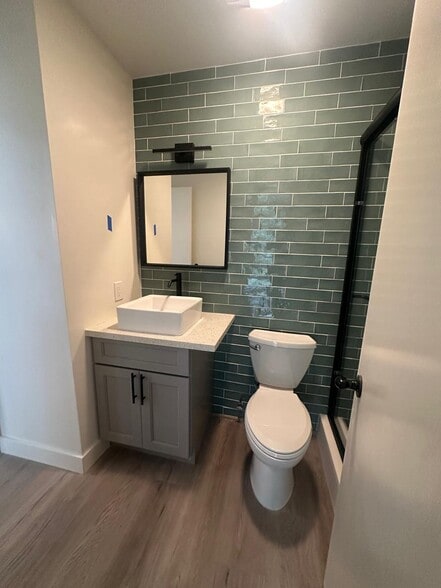 Building Photo - 6 Admiral Dr