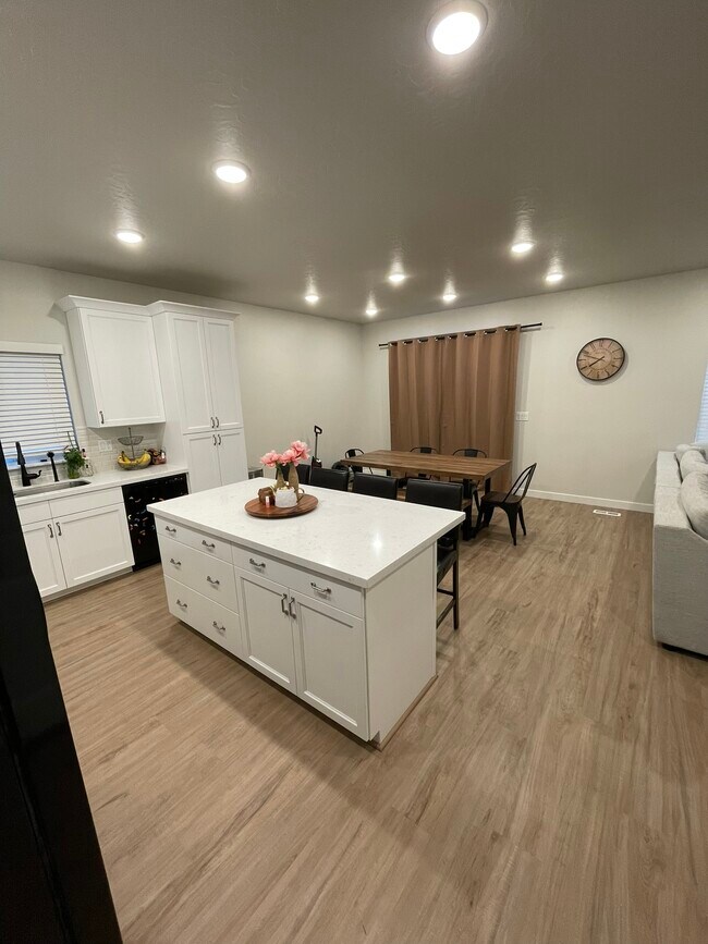 Building Photo - 12842 S Quail Lake Dr