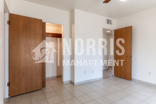 Building Photo - Quaint Home in an Established Neighborhood