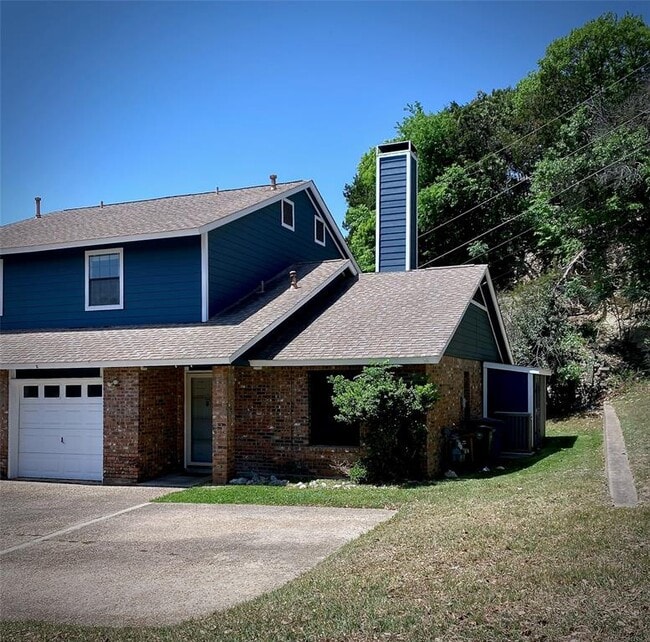 Building Photo - 6902 Thorncliffe Dr