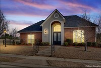 Building Photo - Ready in Olde Oaks!