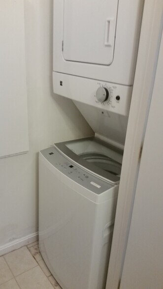 Washer/Dryer - 2405 Normandy Square Pl