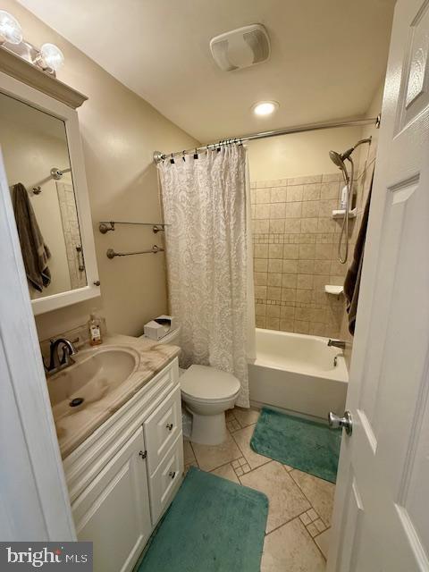 Building Photo - 20 Hollybrooke Dr
