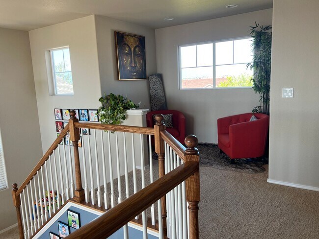 Building Photo - 4 Bedroom Home close to Peterson SFB