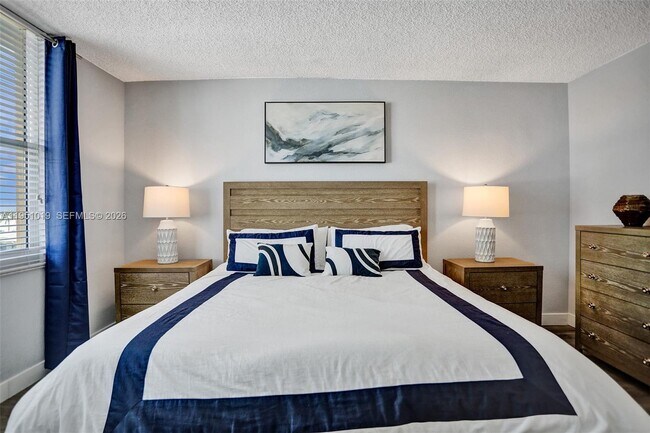 Building Photo - 2501 S Ocean Dr