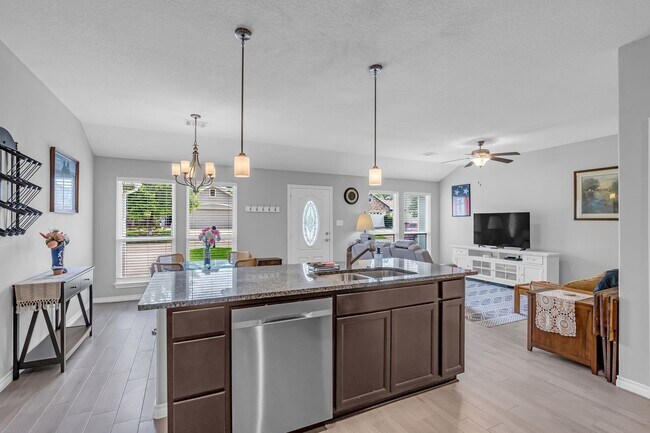 Building Photo - 13005 Centaurus Ct