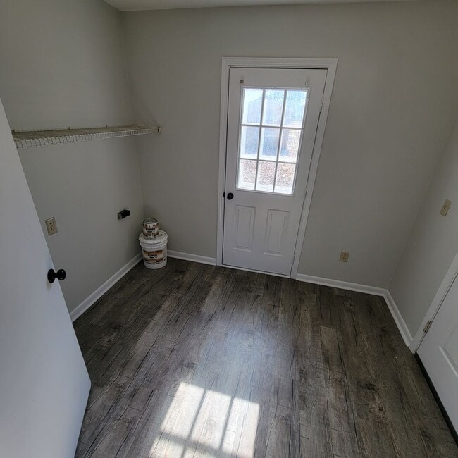 Building Photo - 3/2-Brick Ranch- Cookeville- 1 Car Garage