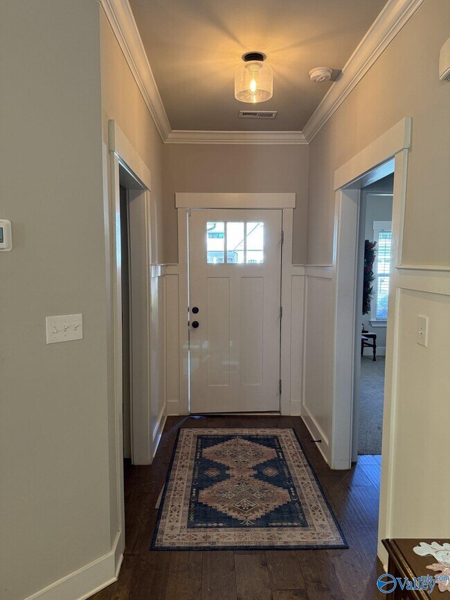 Building Photo - 445 Legend Oak Way SW