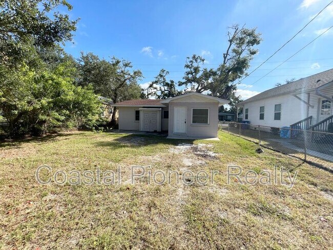 Building Photo - 1711 31st St S