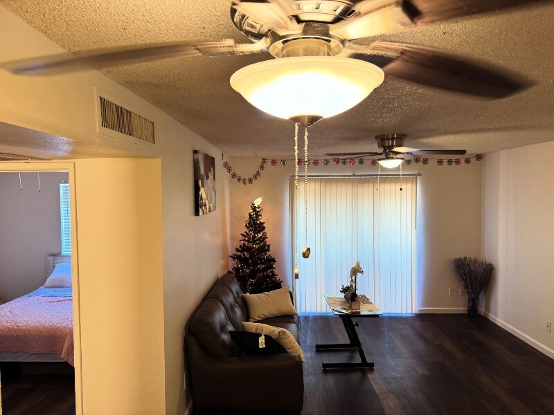 Building Photo - 4444 N 7th Ave