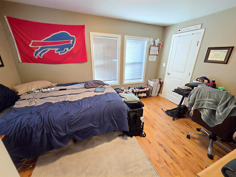 Building Photo - 1 Theriault Ct