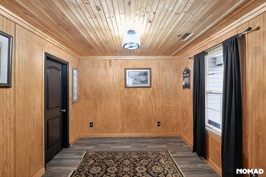 Building Photo - 629 Whitney Rd